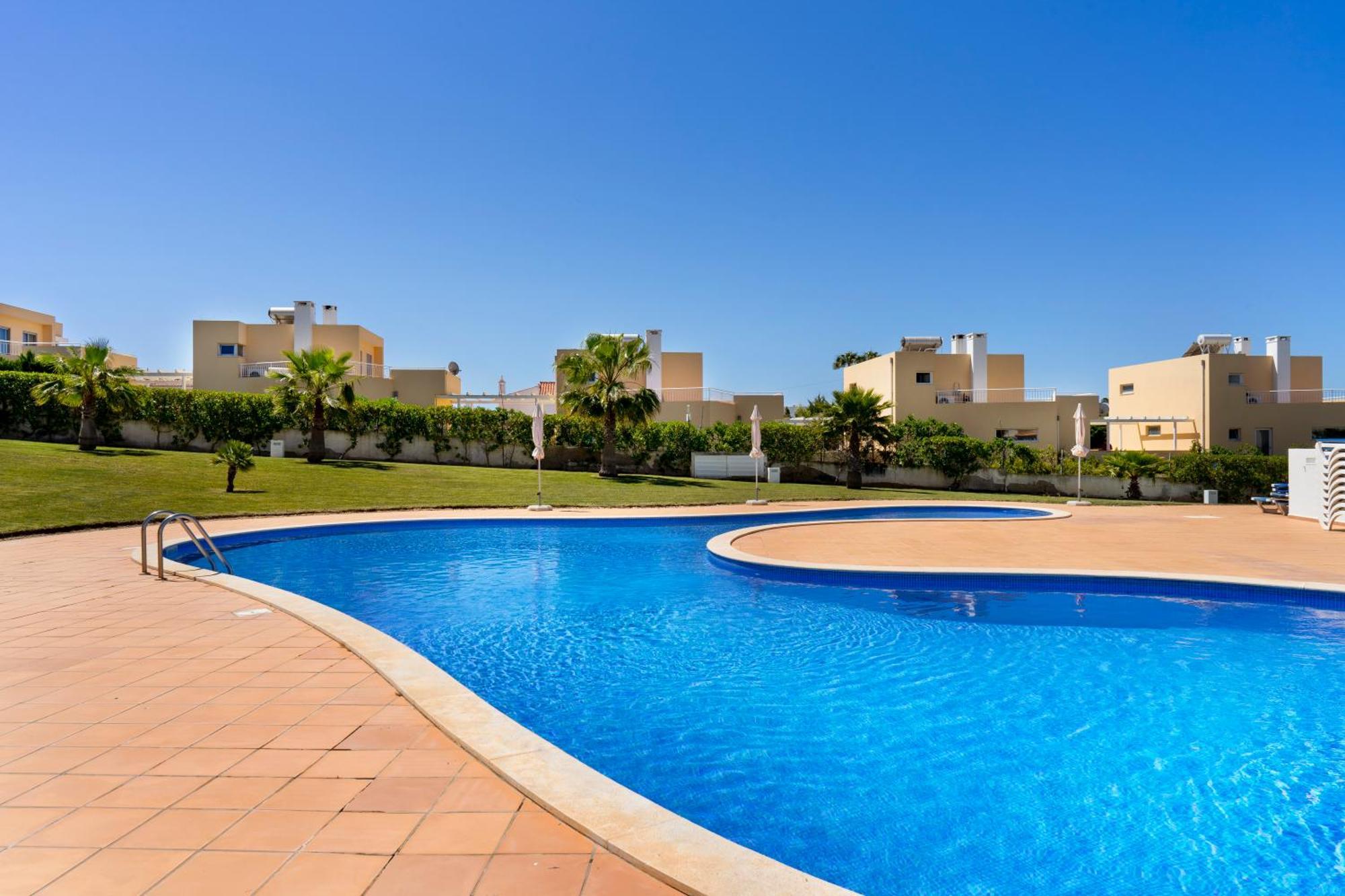 Apartamento No Condominio Baia Village Com Piscina Albufeira Dış mekan fotoğraf