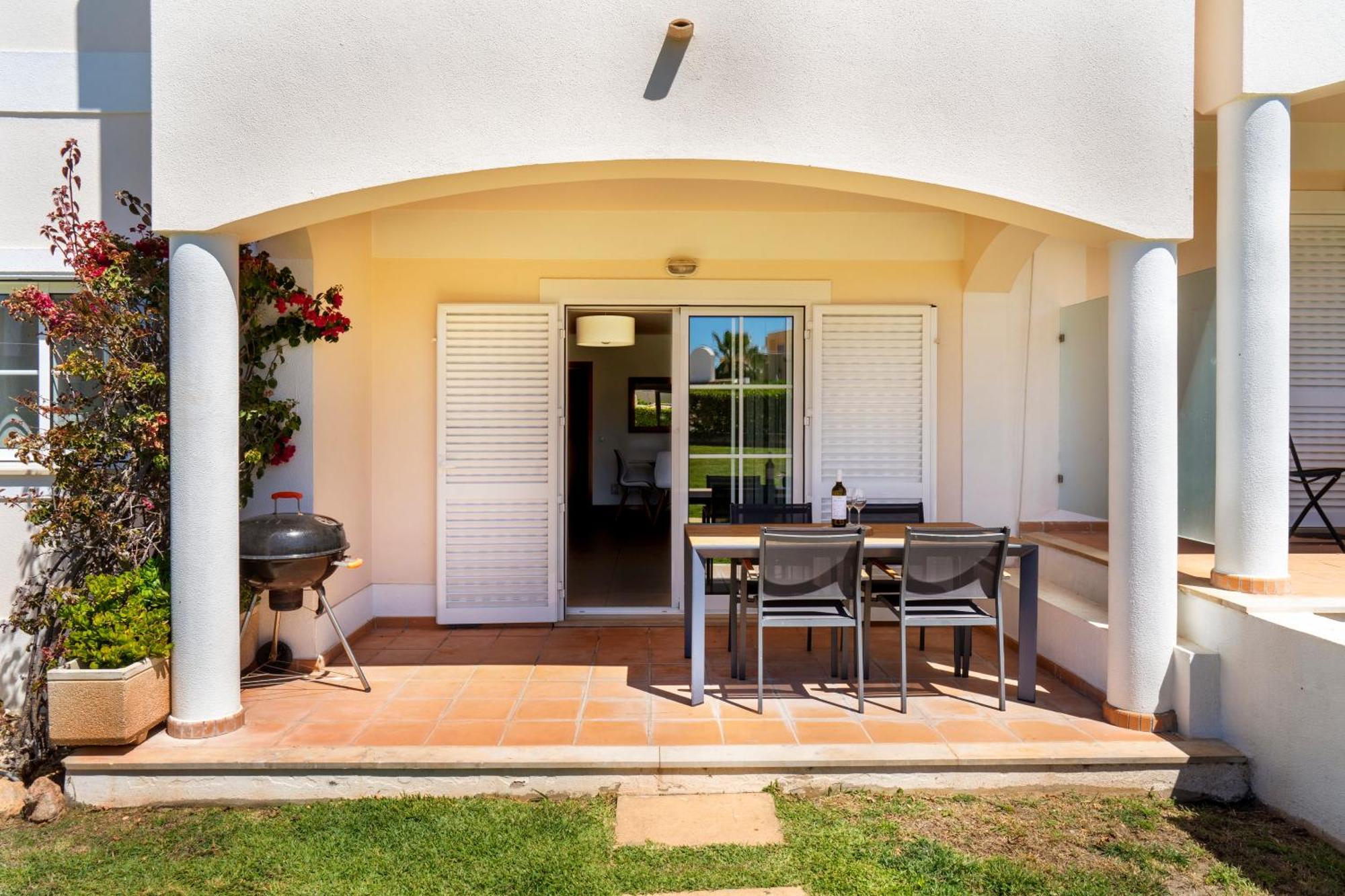 Apartamento No Condominio Baia Village Com Piscina Albufeira Dış mekan fotoğraf